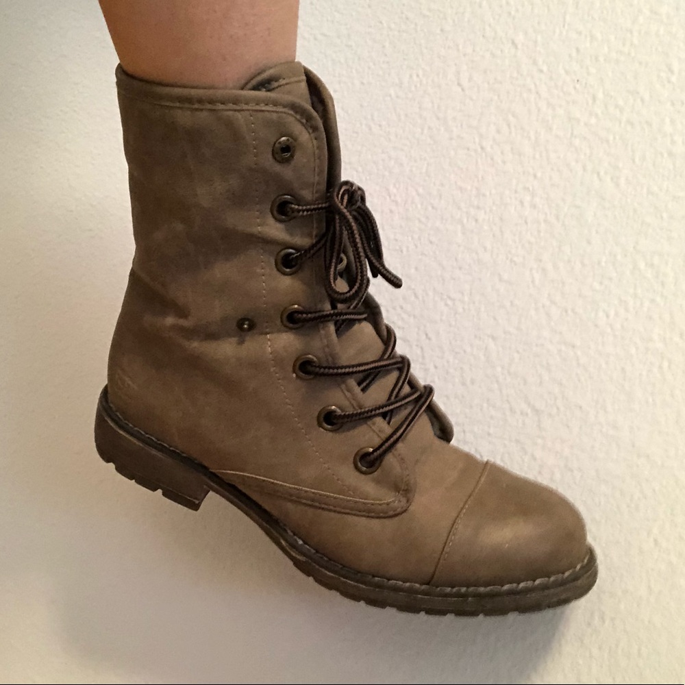 Women’s Tie Up Winter Boots